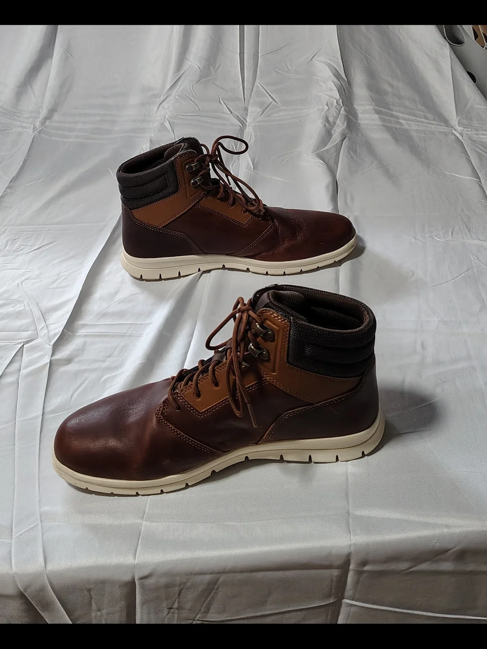 Men's Size 10 Leather Hoverlite Chukka Sneaker Boots